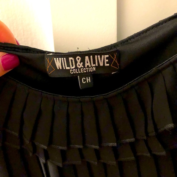 NWOT Wild & Alive black crop top, size XS - Picture 3 of 3